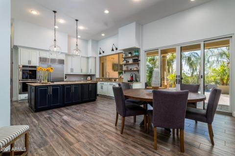 Eat In Kitchen