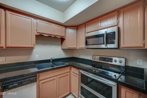 17 Ruth Ave, 308-6