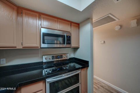 17 Ruth Ave, 308-8