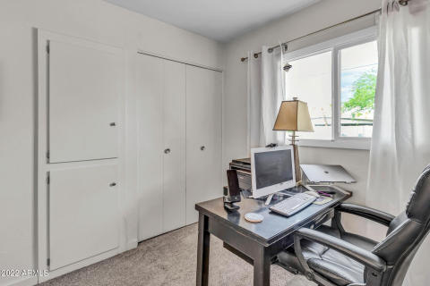 9832 N 29th St-13