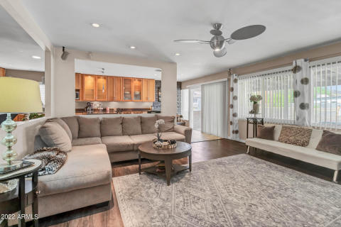 9832 N 29th St-24