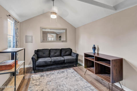 9832 N 29th St-35
