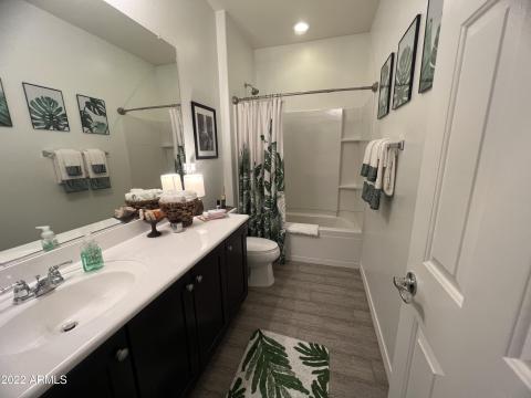 Hallway Full Bathroom