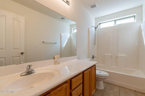 Upstairs full bathroom