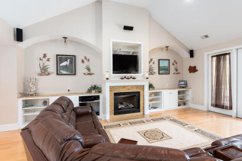 7022 Durgin Place Awendaw SC 29429 USA-0