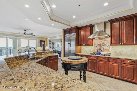 Open Kitchen w/Views