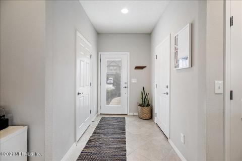 Foyer-3.jpg Foyer-3.jpg