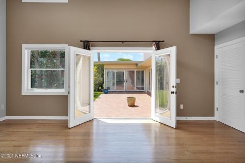 Master Exit to Back Deck Master Exit to Back Deck