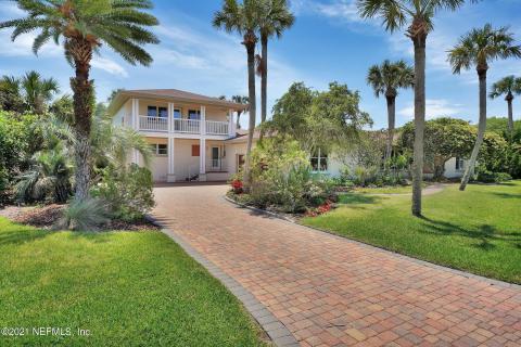 Large Paved Driveway Large Paved Driveway