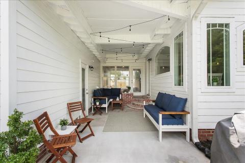 Patio-2.jpg Patio-2.jpg