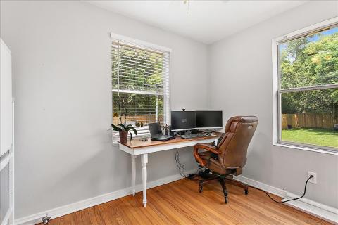 Bedroom (4).jpg Bedroom (4).jpg