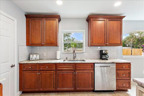 Kitchen (2)-2.jpg Kitchen (2)-2.jpg