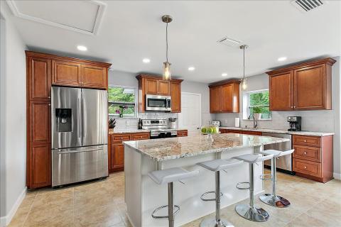 Kitchen-10.jpg Kitchen-10.jpg