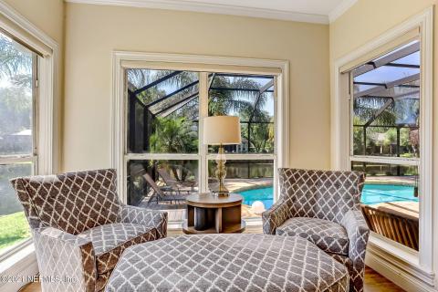 Sitting Area off Owner's Suite