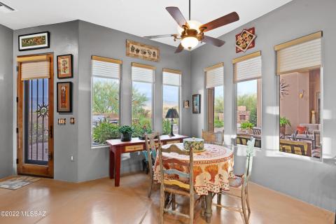 20-Breakfast Area