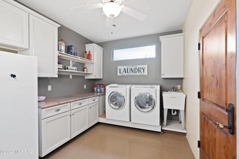 41-Laundry Area