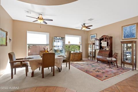 16-Dining Area