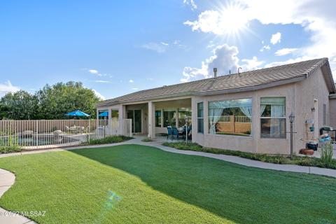 37-Back Patio & Yard