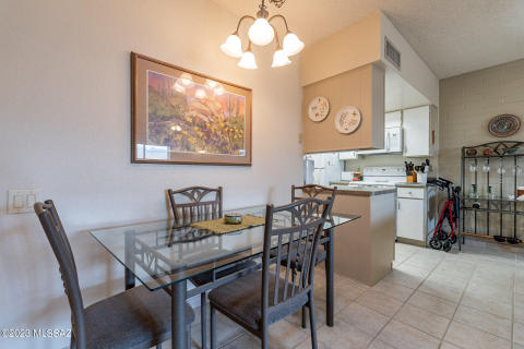 Dining Area Dining Area