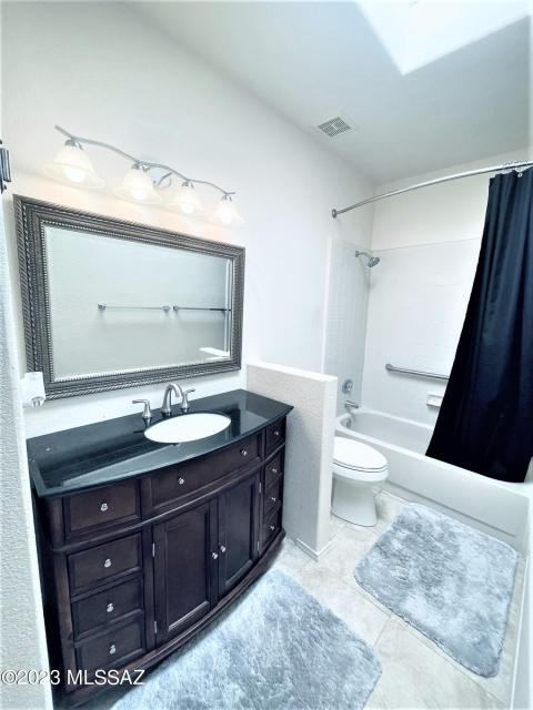Bath with Shower/Tub