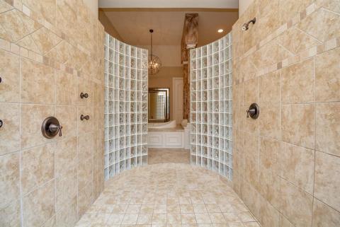 Body jets and multiple shower heads