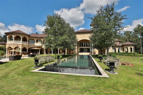 A beautiful view of the reflective/negative edge pool. Stunning view from the living room. An amazing place to sit and meditate. Mosquitos system covers all main areas throughout the landscape for your convenience! A beautiful view of the reflective/negative edge pool. Stunning view from the living room. An amazing place to sit and meditate. Mosquitos system covers all main areas throughout the landscape for your convenience!