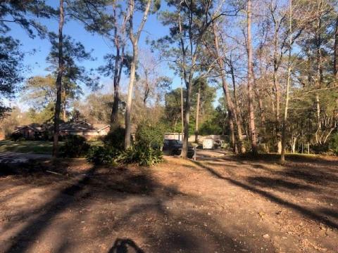 Fleetway partially wooded lot