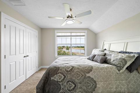 A Sizeable and Lovely Bedroom to go with the Heavenly view!