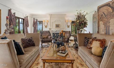 21-web-or-mls-08 - Living Room