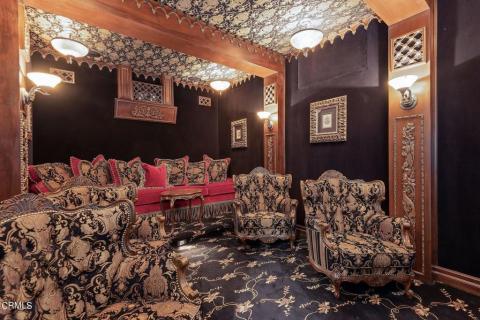 32-web-or-mls-19 - Theatre