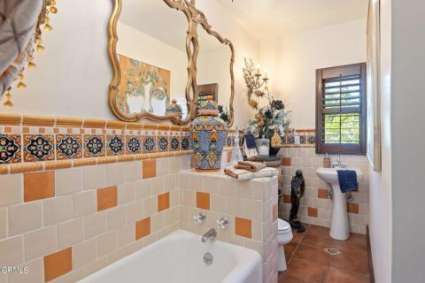 48-web-or-mls-35 - Bathroom 2