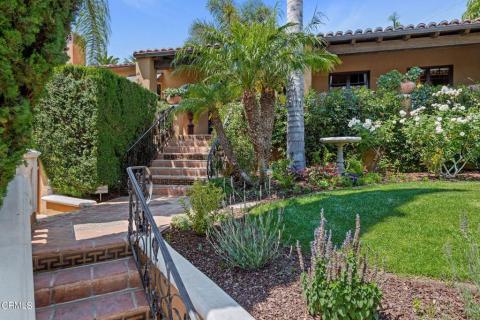 15-web-or-mls-02 - Front Yard View