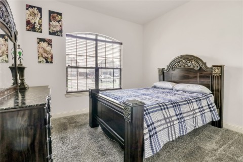 First floor guest bedroom with ensuite bath