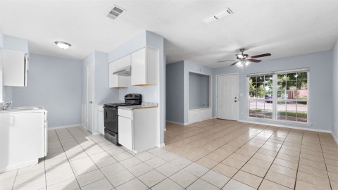 Living & Kitchen