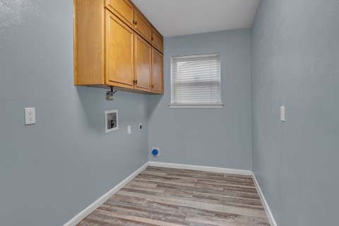 Oversized Utility Room is DIVINE!
