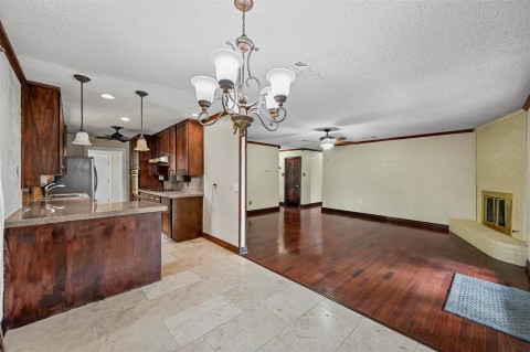 pendant and recessed lighting