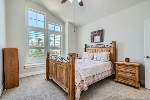 Guest/Teen/Mother-in-Law suite secluded upstairs