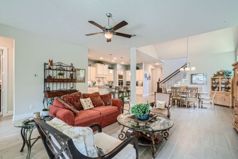 The open living, dining, kitchen areas enhances your gatherings with family or friends.