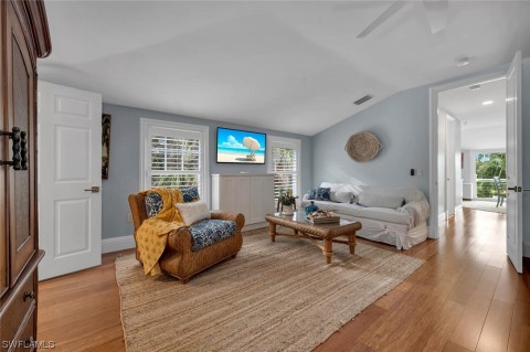 Guest room sitting area 2nd floor