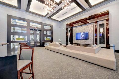 7 B LOUNGE 7