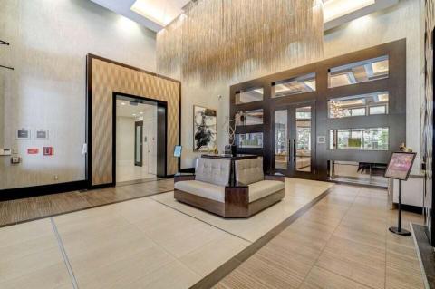 7 B LOBBY
