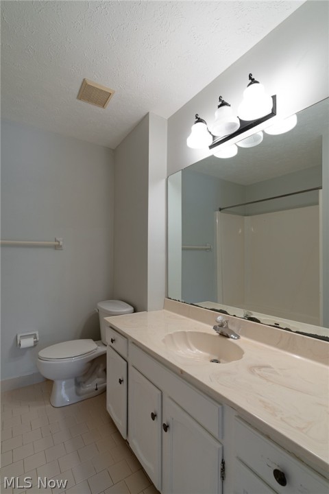 Second floor full bath