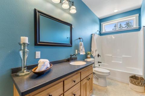 Upstairs common bath.