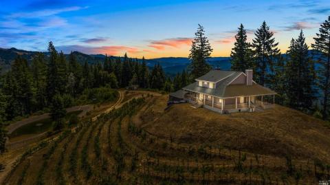 Welcome to the casual elegance of 16370 Dyerville Loop Rd in Miranda CA
