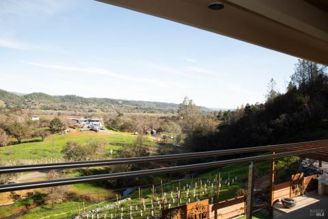 Views, views and more views of the Dry Creek Valley and beyond.