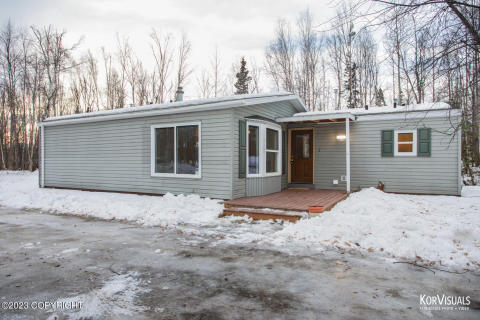 4400 Captain Cook-1