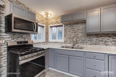 4400 Captain Cook-9