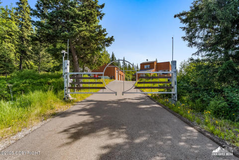 Welcome to 11411 Snowline Drive Welcome to 11411 Snowline Drive