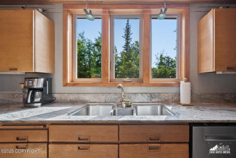 032-11411snowlinedr_ZHM_032 032-11411snowlinedr_ZHM_032