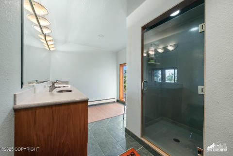 Primary bath w/double vanities Primary bath w/double vanities